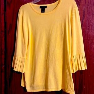 Women’s sweater.  Size large.  Investments. Color : Yellow